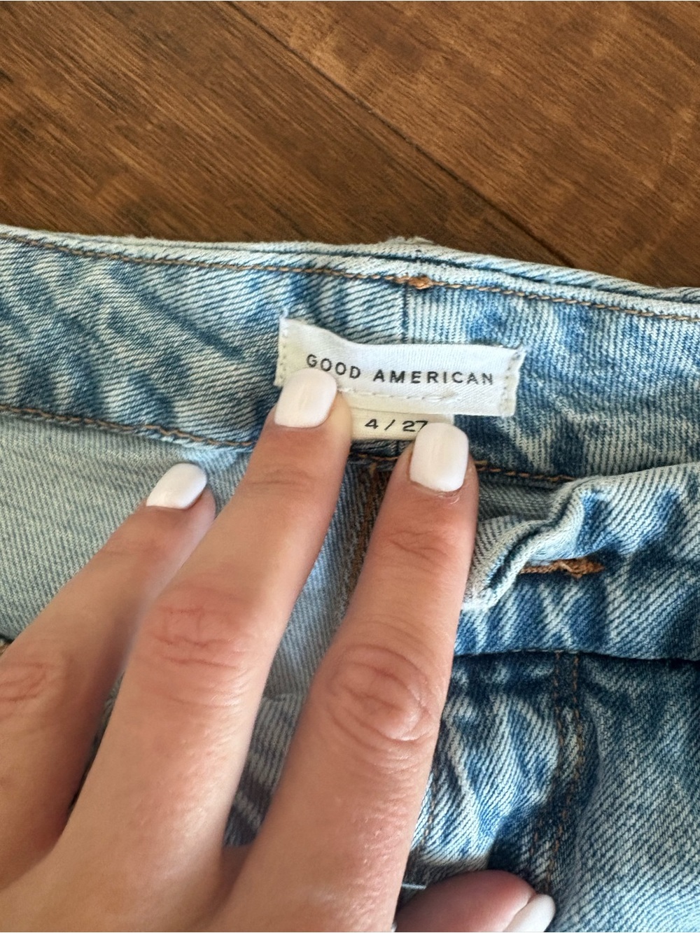 Good American High-Rise Jeans in Pale Blue Denim - Picture 2 of 4